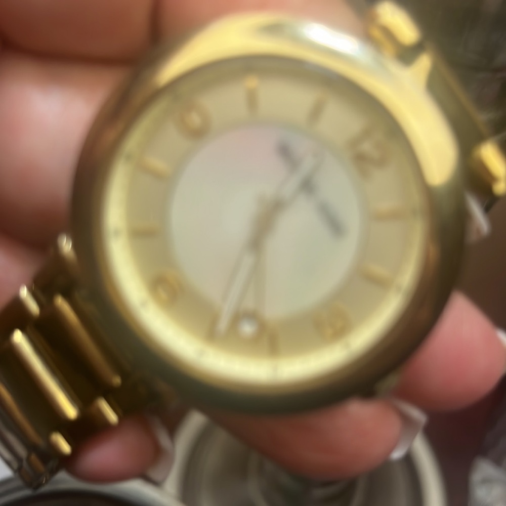 Michael Kors gold tone watch - Picture 10 of 10